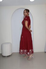 VESTIDO BORDADO LARGO VINO - Imagen 3