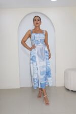 VESTIDO ELEGANT BLUE NESWPAPER - Imagen 3